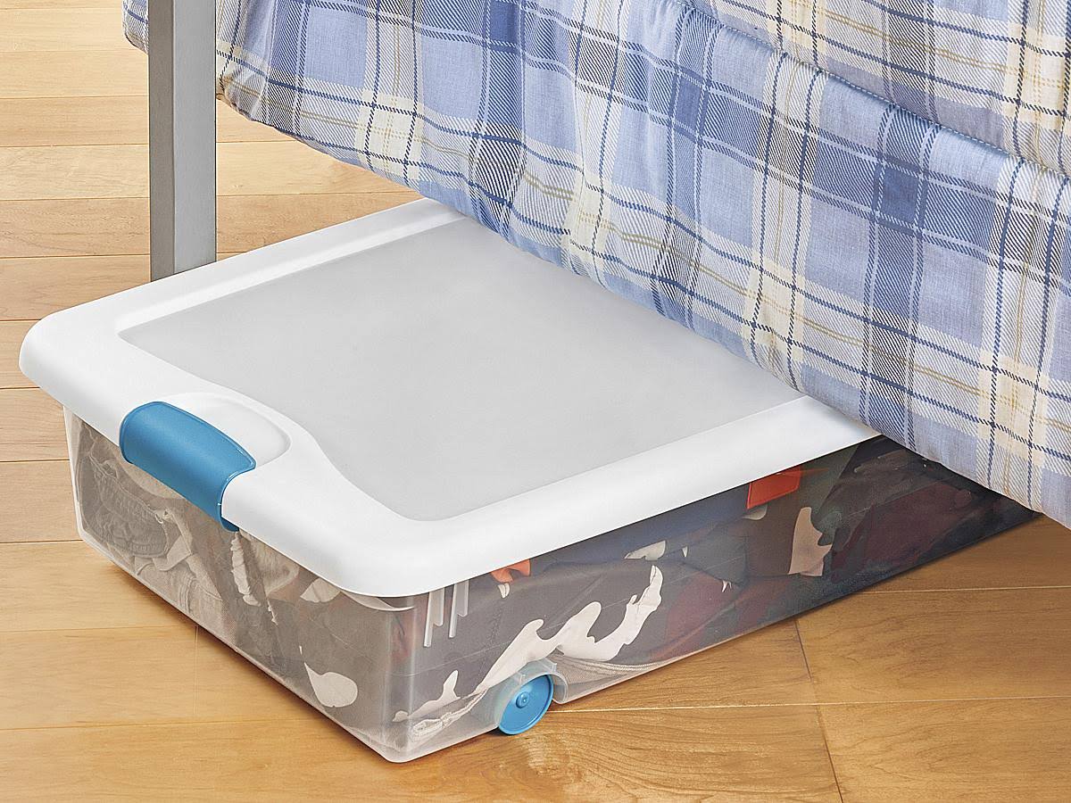 56 qt Wheeled Latching Storage Box, Clear Bottom with White Lid and Blue Latches A426