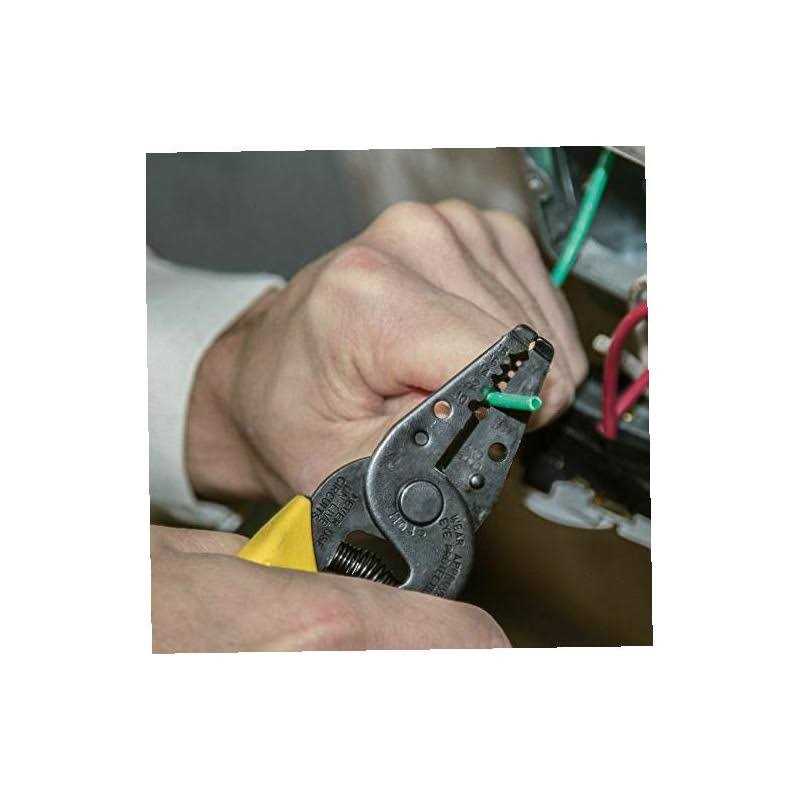 28-Piece Electrician Tool Set S88349